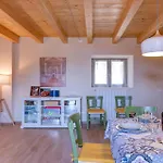 Hébergement de vacances 2 Bedroom In Albagnano Di *