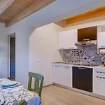 2 Bedroom In Albagnano Di Hébergement de vacances Bee