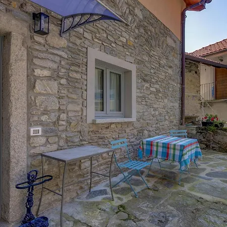 Semesterbostad Cozy In Albagnano Di With Kitchenette