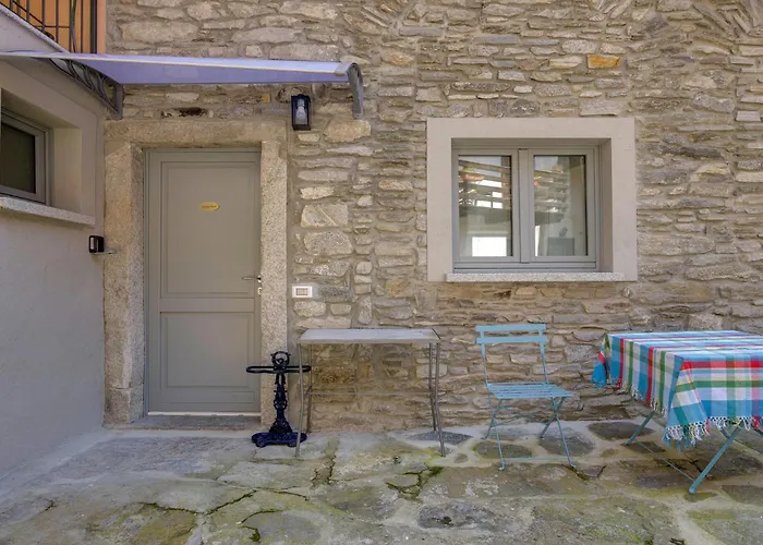2 Bedroom In Albagnano Di Holiday home