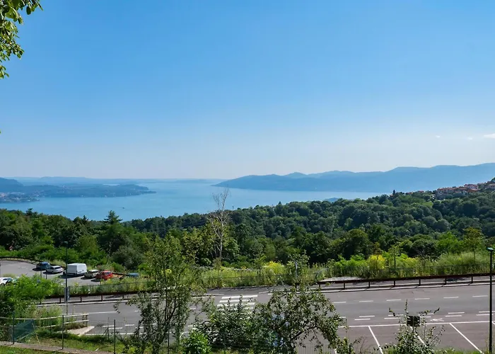 2 Bedroom In Albagnano Di Holiday home Bee