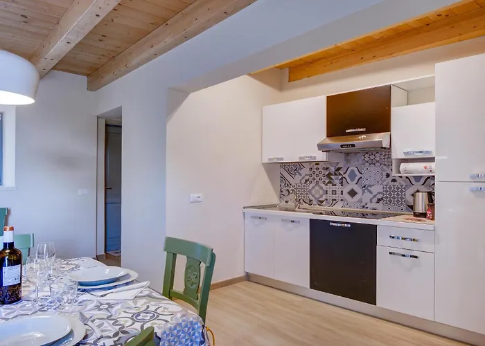 2 Bedroom In Albagnano Di Dom wakacyjny Bee