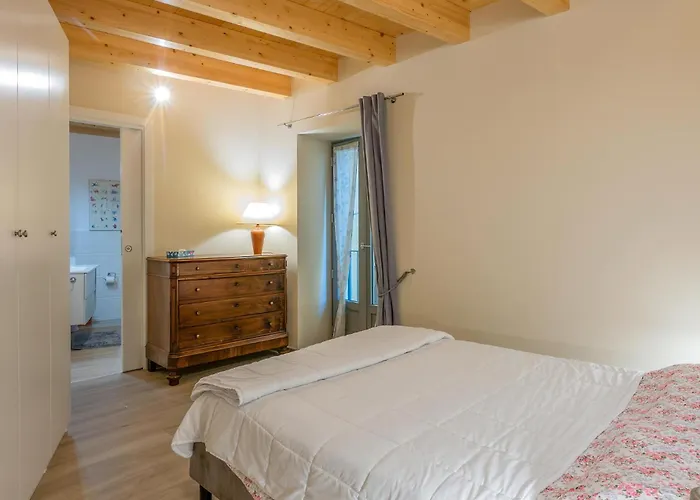 2 Bedroom In Albagnano Di Holiday home Bee