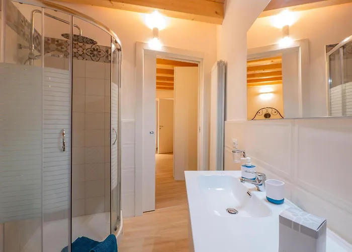 Dom wakacyjny 2 Bedroom In Albagnano Di Bee