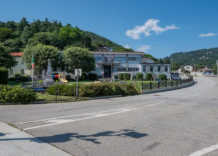 2 Bedroom In Albagnano Di Holiday home *